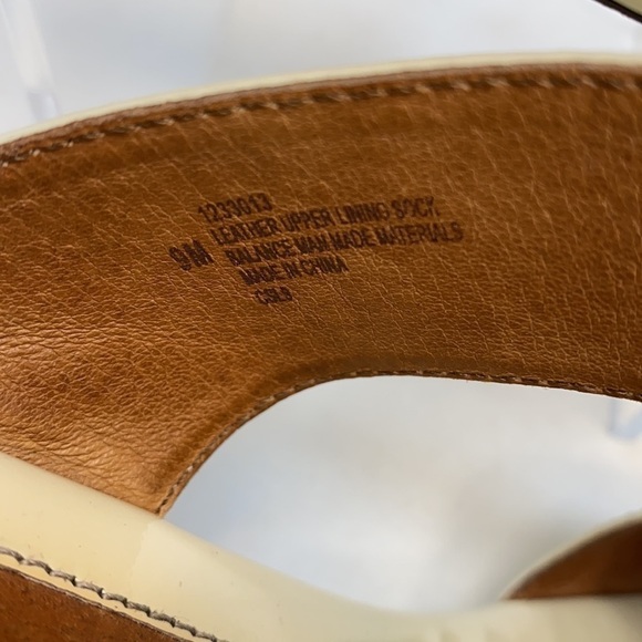 Sofft Sz 9 Patent Beige Leather Cork Wedge Sandals - Picture 6 of 10